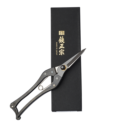 Kuroco Pointed Tip Single Edged Garden Scissors come with beautiful gift box