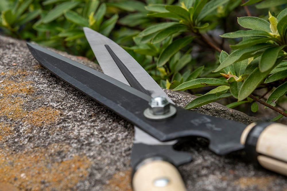 Kihachi Garden Shears with Hollow Ground Blades - Image 2
